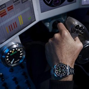 The black dials replica watches are designed for men.
