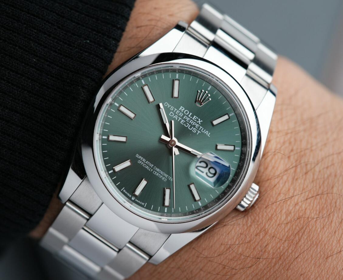 Popular Swiss Top Fake Rolex Watches UK With Green Dials: Timeless Elegance With A Bold Twist